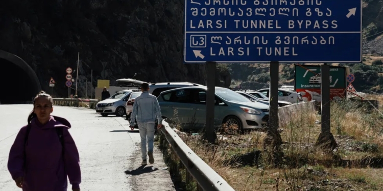 Грузія відмовилася впустити на свою територію колишніх українських в’язнів, які були вивезені до Росії, – вони мешкають на КПП вже 14 днів, – росЗМІ