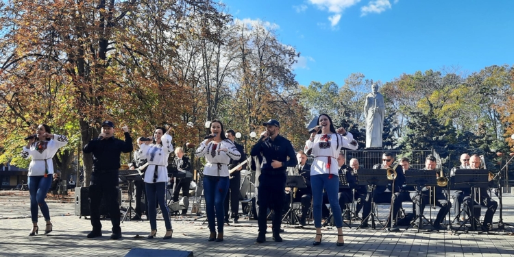 “Все буде – Україна”: у центрі Миколаєва відбувся концерт (ФОТО)