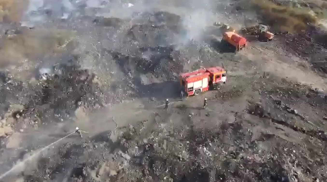 Вогнеборці Миколаївщини нарешті загасили пожежу, яка спалахнула на Вознесенському полігоні ТБО майже тиждень тому (ВІДЕО)
