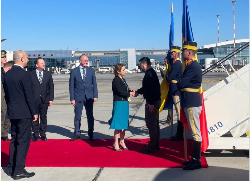 Зеленський не виступить в парламенті Румунії. Чому (ФОТО) 4