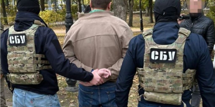 Свої заплющені очі оцінив в $8 тис. – на хабарі погорів посадовець Антимонопольного комітету (ФОТО)