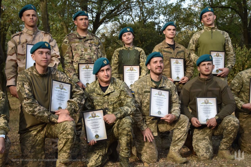 Миколаївських морпіхів прибуло – новачки склали Клятву морського піхотинця і отримали штормові берети (ФОТО) 24