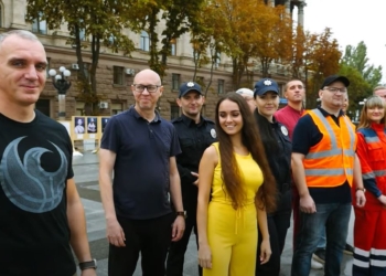 Кого б закопати, щоб довго шукати, але з піснею. В Миколаєві готуються до виборів? (ВІДЕО)