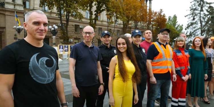 Кого б закопати, щоб довго шукати, але з піснею. В Миколаєві готуються до виборів? (ВІДЕО)