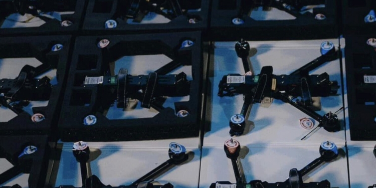 Коли ми плюс – у них мінус. Понад 5000 FPV-дронів, на які збирали гроші українці, вже в Україні (ВІДЕО)