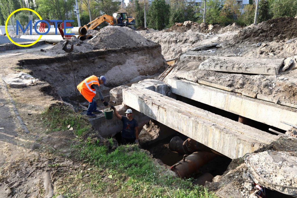 «Миколаївоблтеплоенерго» теж готується до опалювального сезону: на Намиві замінюють велику ділянку тепломережі (ФОТО) 28