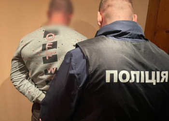 Нацполіція викрила групу одеситів, які влітку 2021 року підпалили спецтехніку для ремонту доріг у Миколаєві (ФОТО, ВІДЕО)