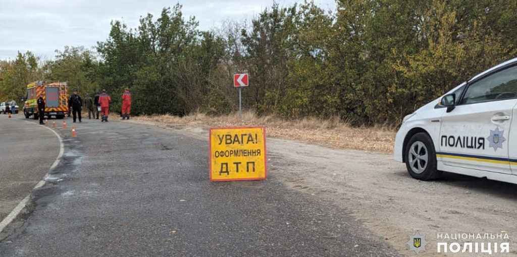 Один пасажир загинув, інший - травмувався: ранкова ДТП на Миколаївщині (ФОТО) 2