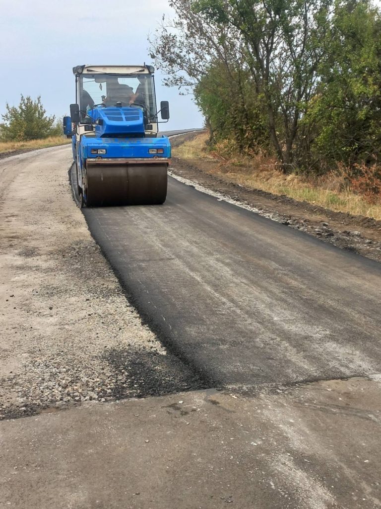 Ремонт місцевих доріг Миколаївщини: минулого тижня дорожники працювали на 6 автодорогах (ФОТО) 6