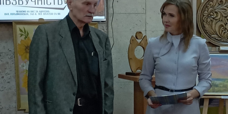 «Співзвучність»: у Миколаєві працює виставка майстра Олександра Рассолова (ФОТО)