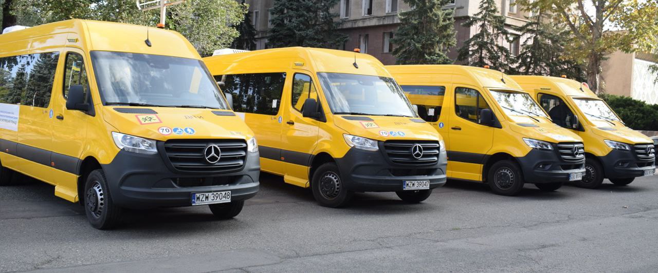 Снігурівська громада Миколаївщини отримала новенькі шкільні автобуси з Польщі (ФОТО)