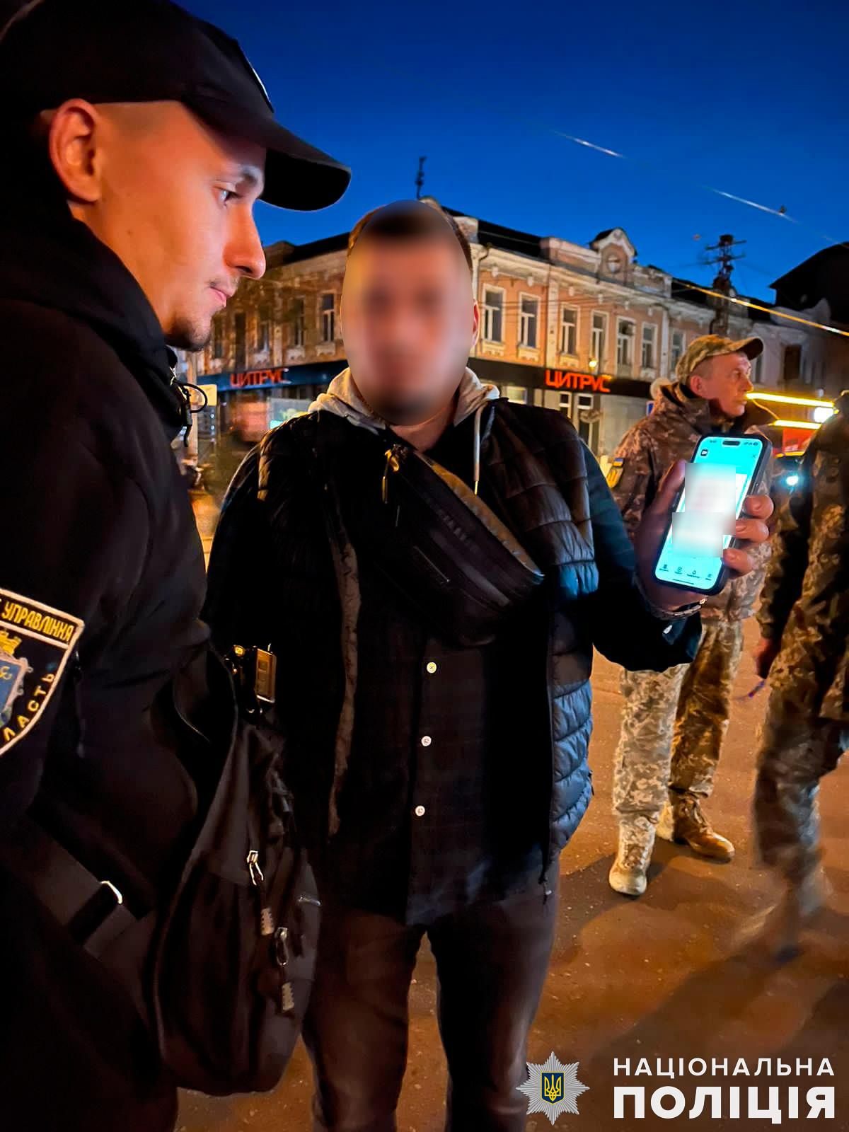 Поліцейські провели профілактичне відпрацювання центру Миколаєва (ФОТО)