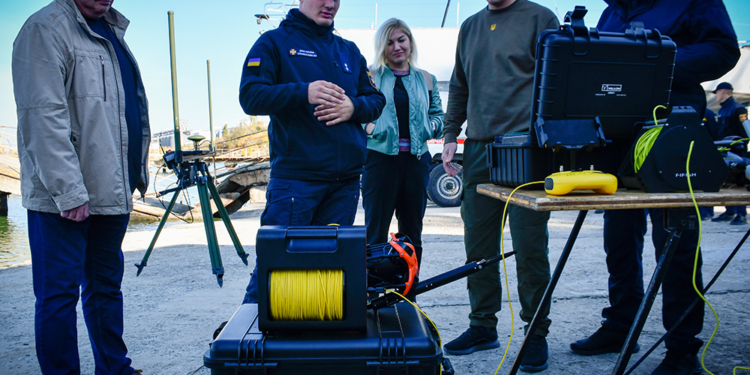Миколаївські піротехніки отримали сучасну техніку для проведення робіт з підводного розмінування (ФОТО)
