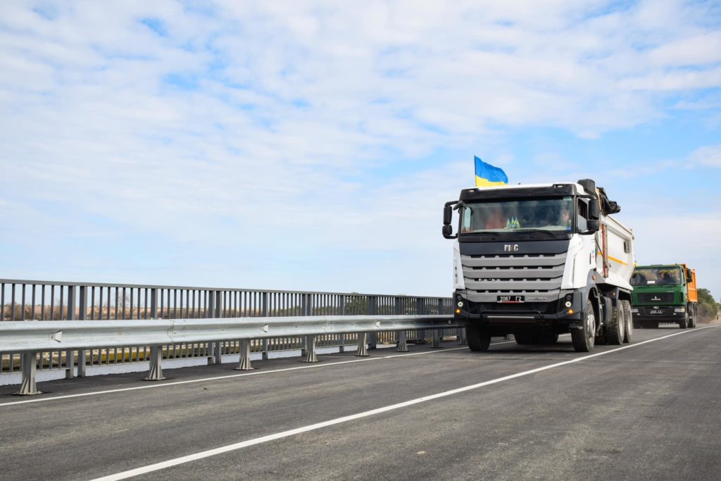 Понад 80 метрів: на Миколаївщині відновлено ще один міст, зруйнований під час повномасштабної війни (ФОТО, ВІДЕО) 8