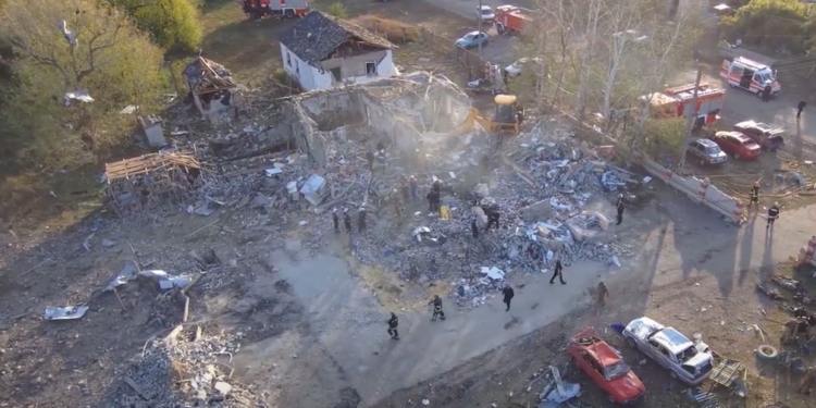 Ось що залишилось від кафе і магазину в с.Гроза після влучання російської ракети (ВІДЕО)