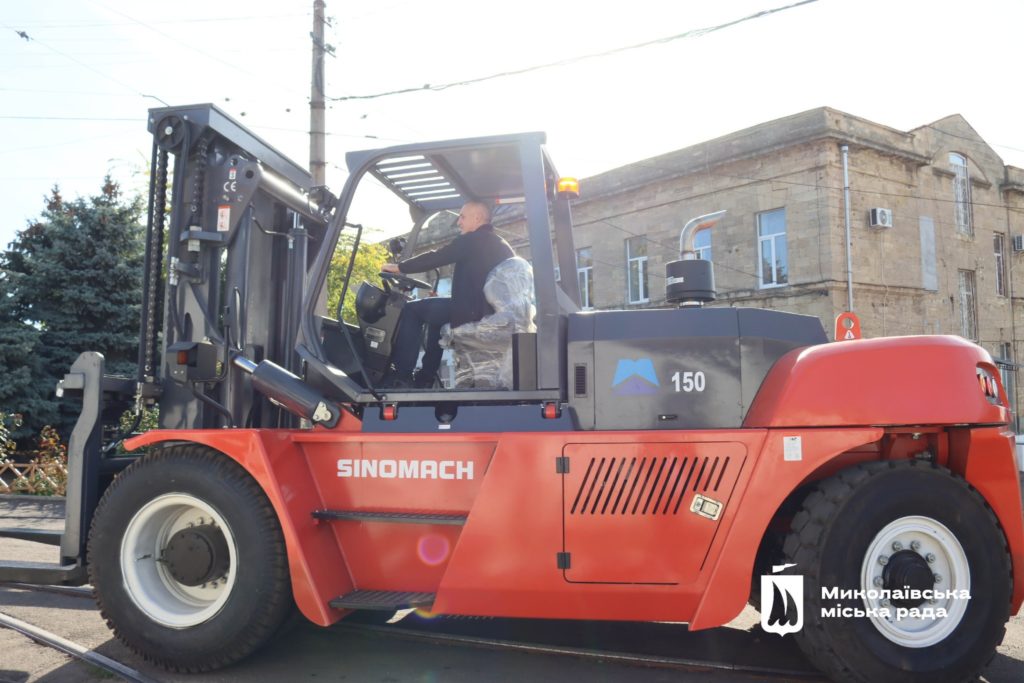 «Миколаївелектротранс» отримав два сучасні автонавантажувачі від UNOPS (ФОТО) 10