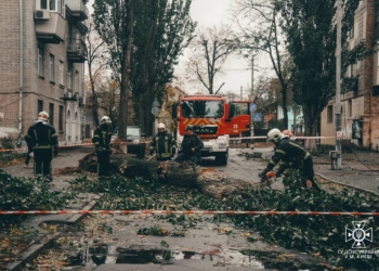 Внаслідок негоди в Україні загинуло 3 людини і 10 було поранено (ФОТО)
