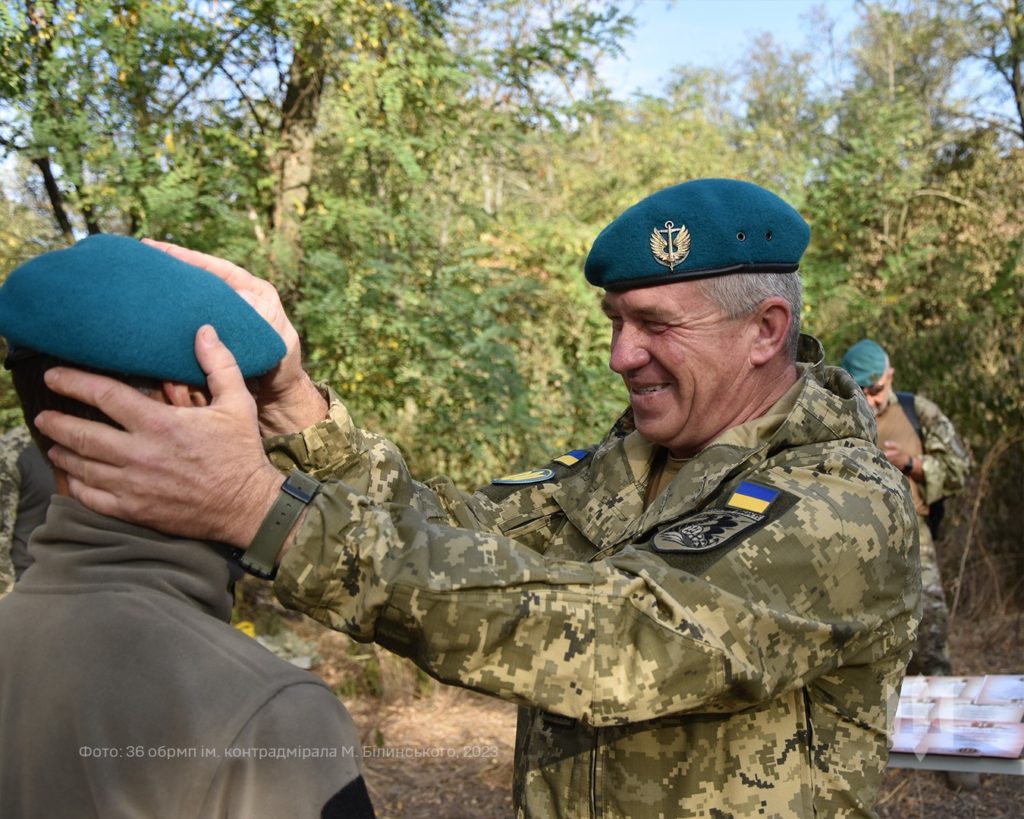 Миколаївських морпіхів прибуло – новачки склали Клятву морського піхотинця і отримали штормові берети (ФОТО) 10