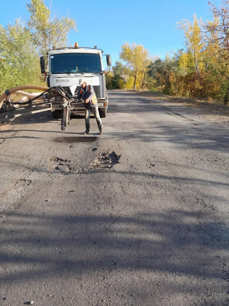 Ремонт місцевих доріг Миколаївщини: минулого тижня дорожники працювали на 6 автодорогах (ФОТО) 10