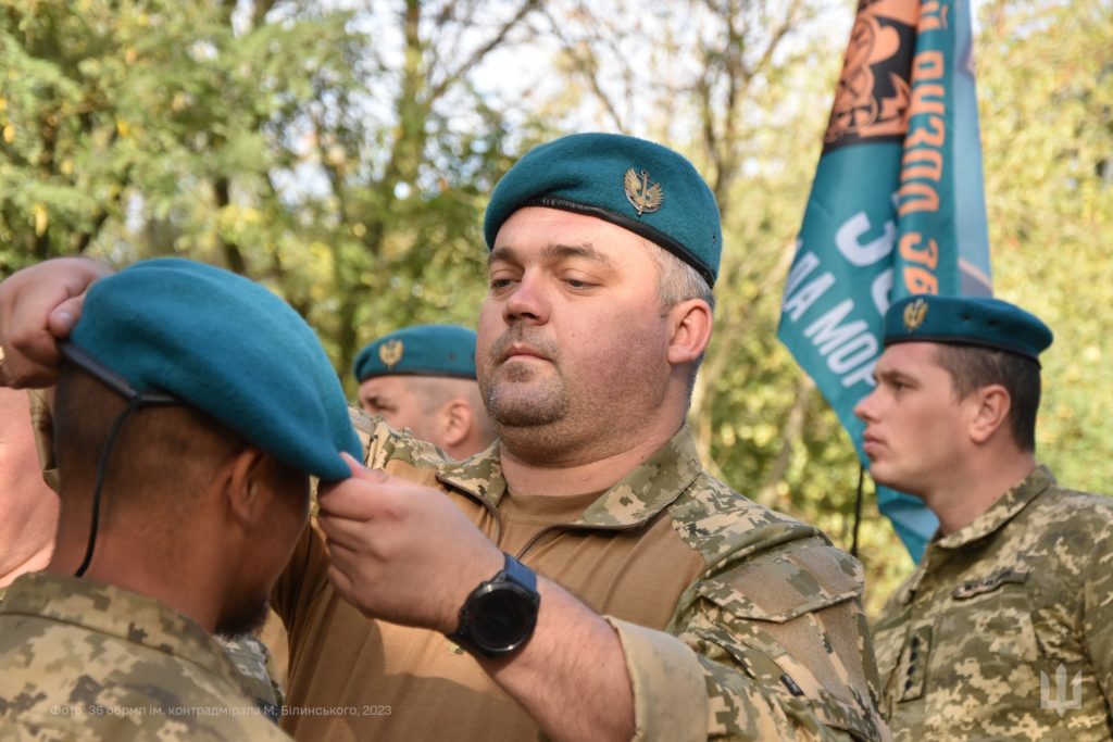 Миколаївських морпіхів прибуло – новачки склали Клятву морського піхотинця і отримали штормові берети (ФОТО) 16