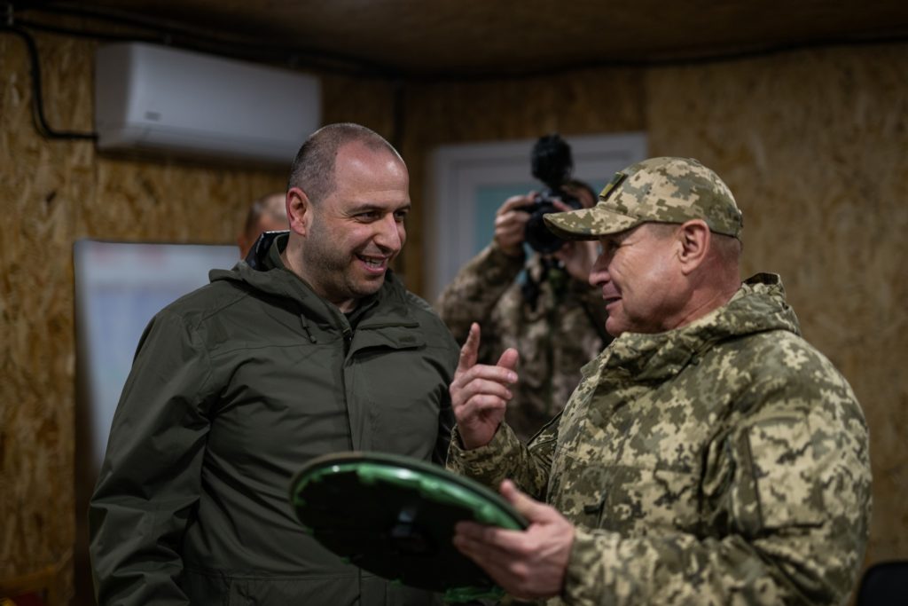 Міністр оборони продовжує відвідувати бойові бригади: тепер - південно-східний напрям, дорога в Крим (ФОТО) 16