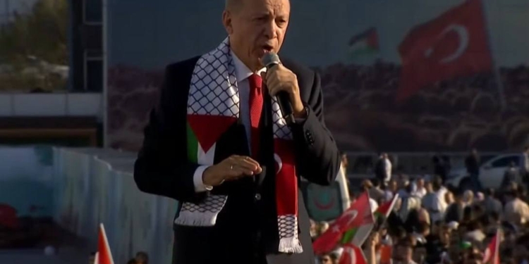 “Ви хочете війну між хрестом і півмісяцем”? Ердоган згадав, що Газа була Турецькою, і порівняв її дітей з українськими