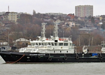 В Севастополі підірвався на рейді протимінний корабель “Володимир Козицький”