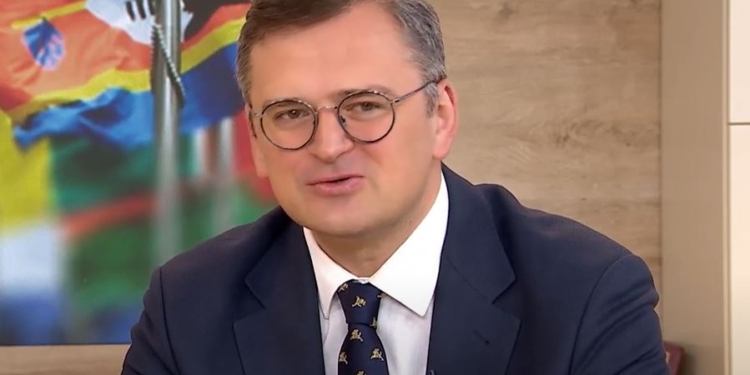 А песимістичний? Оптимістичний сценарій появи в Україні F-16 – перша половина 2024 року, – Кулеба (ВІДЕО)