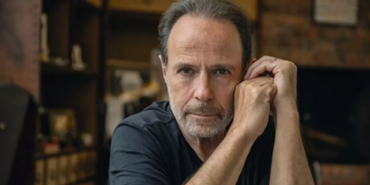 «Симфонія монстрів». Марк Леві написав роман про викрадення Росією українських дітей