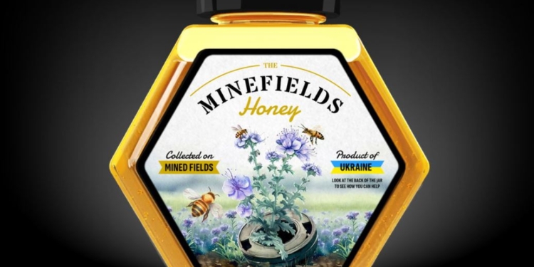 Не жарт. В МЗС вирішили засівати з дронів заміновані поля, засилати туди бджіл і збирати мед – для міжнародних презентацій (ФОТО, ВІДЕО)