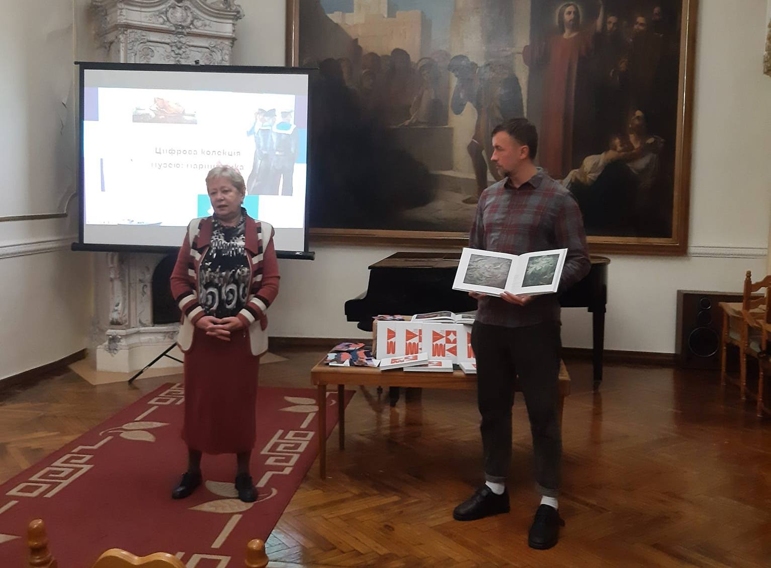 У Миколаєві презентували альбом-каталог мариністичного живопису та графіки із колекцій трьох миколаївських музеїв (ФОТО)  