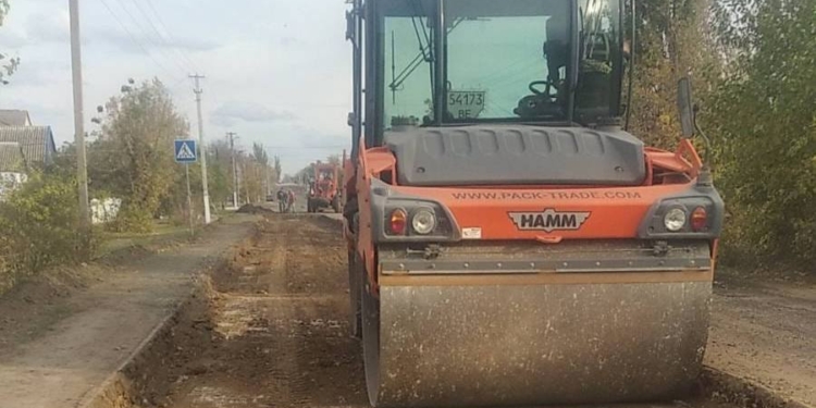 Ремонт місцевих доріг Миколаївщини: минулого тижня в роботі були ділянки 4 автодоріг (ФОТО)