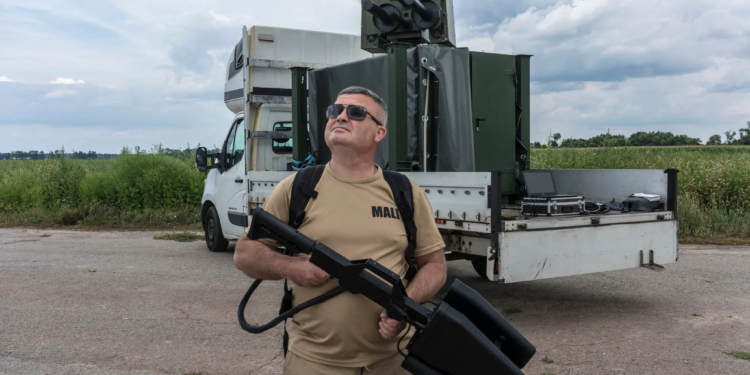 “Війна в Україні стала наркотиком, що підвищує ефективність електромагнітного мислення НАТО”. Бої на радіохвилях (ФОТО)