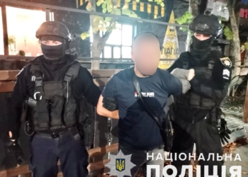 На Миколаївщині поліцейські затримали двох чоловіків за незаконне заволодіння автомобілем (ФОТО)