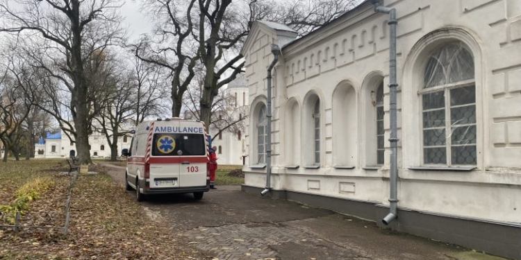 За наказом Москви. В Чернігові священник УПЦ МП вкусив військового (ФОТО)