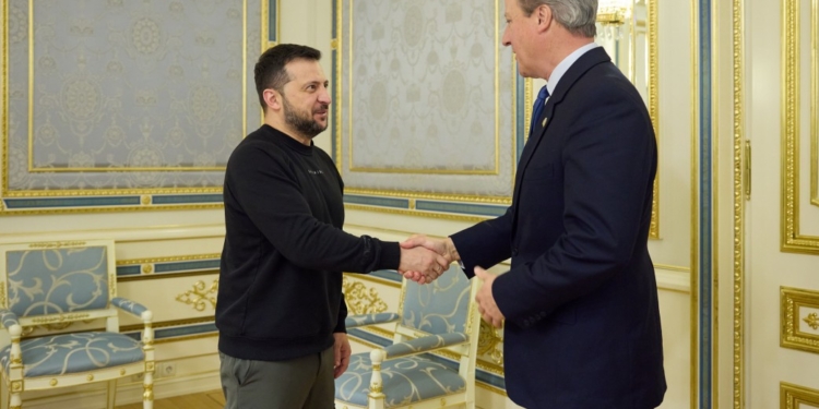 Новопризначений міністр закордонних справ експрем’єр-міністр Британії Камерон прибув у Києв (ФОТО)