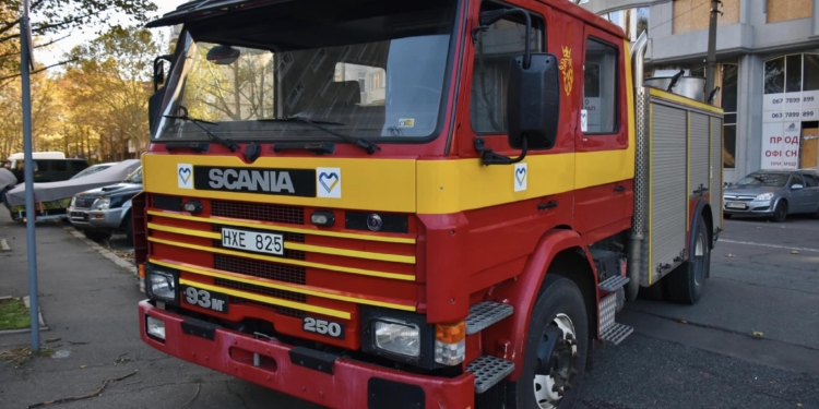 Волонтери «Help Ukraine Gothenburg» передали Миколаївщині сучасне пожежне авто. Кому повезло (ФОТО)