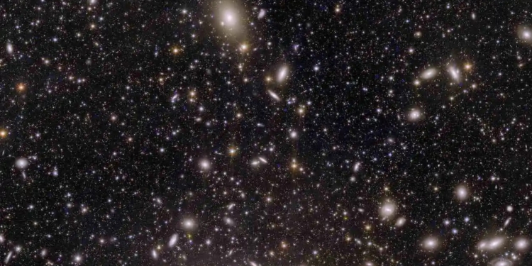 Космічна обсерваторія Euclid закарбувала не менше 100 тисяч галактик на одній фотографії (ВІДЕО)