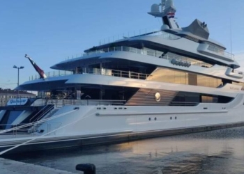 Тепер АРМА зможе розпочати процедуру продажу 92-метрової яхти Royal Romance сім’ї Віктора Медведчука – КМУ прийняв відповідний документ