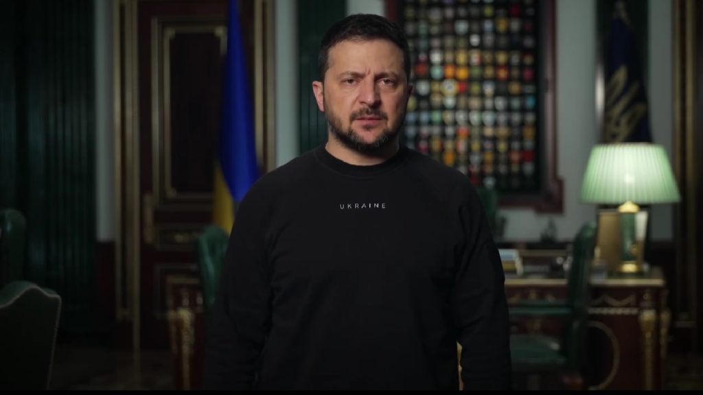 «Ми маємо боротися»: Зеленський виразив співчуття рідним загиблих і поранених внаслідок російських ракетних ударів по Селидовому і Запорізькій області (ВІДЕО) 1