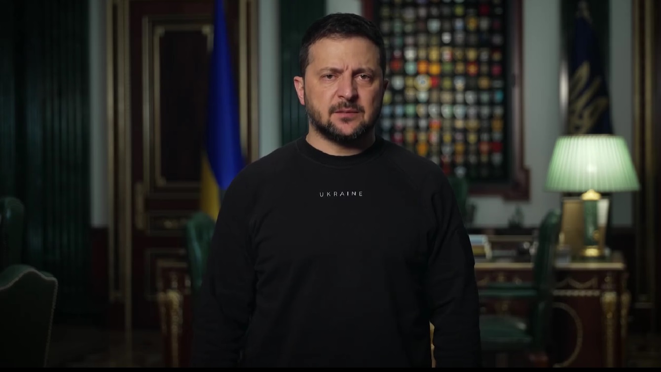 «Ми маємо боротися»: Зеленський виразив співчуття рідним загиблих і поранених внаслідок російських ракетних ударів по Селидовому і Запорізькій області (ВІДЕО)