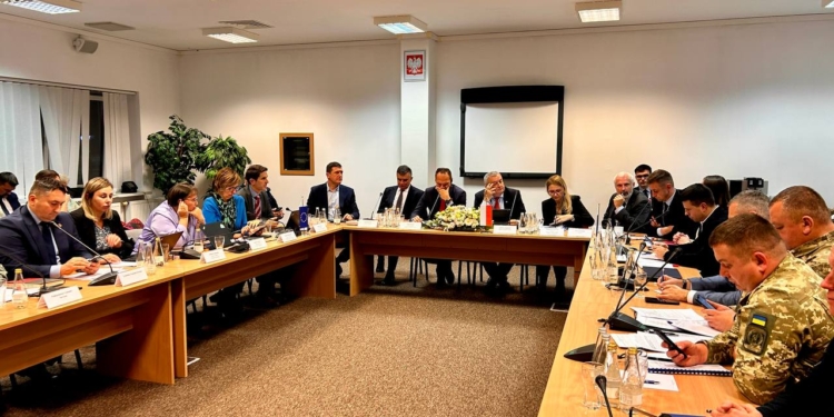 Поки безрезультатно: відбулись тристоронні перемовини щодо розблокування пунктів пропуску  (ФОТО)