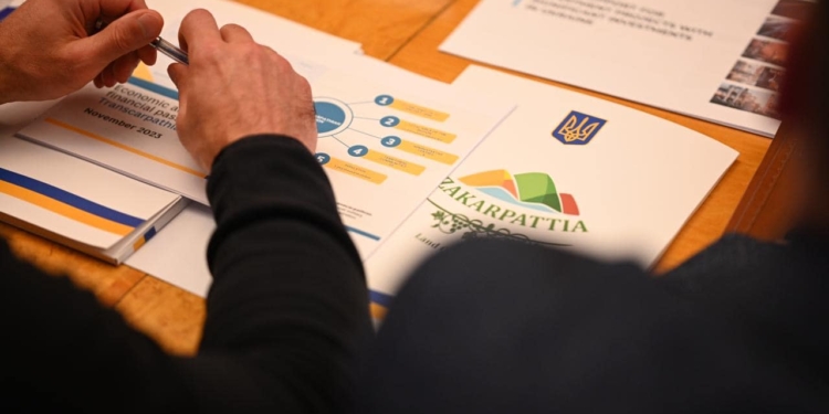 На Закарпатті за участі італійських інвесторів побудують зерновий “сухий порт”