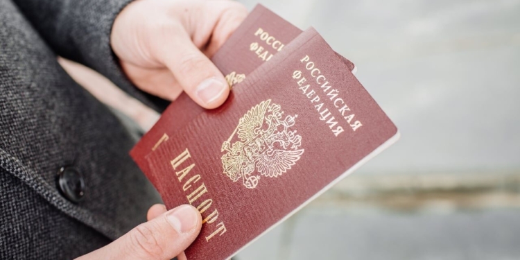 Окупанти відмовлять у меддопомозі і відбирають житло у мешканців Запорізької області, які не взяли російські паспорти