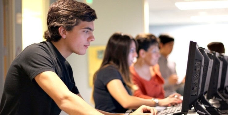 Українських студентів, які знаходяться за кордоном, хочуть позбавити стипендії – МОН