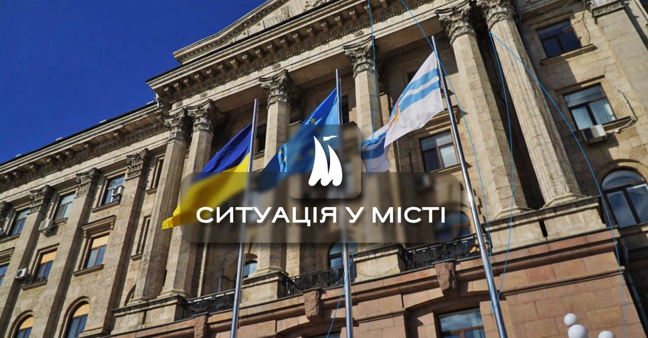 Негода в Миколаєві: впало 11 дерев, на дороги висипано 33 тонни солі