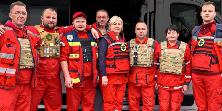 257 українських медиків-добровольців працювали або працюють і зараз на Херсонщині, Миколаївщині та Запоріжжі. Але треба ще