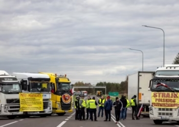 Польські перевізники хочуть продовжити блокування кордону до 1 лютого 2024 року