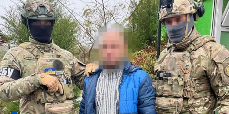 СБУ затримали запроданця, який під час окупації на Херсонщині здавав українців – не пожалів власного батька (ФОТО)