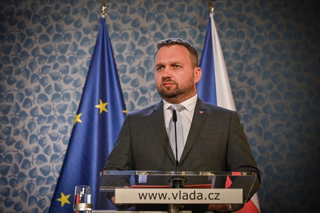 Міністр праці Чехії: податки, які за підсумками року сплатять українські біженці, перевищать виплачену їм підтримку 1